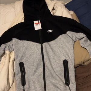 Nike Men's Black and Gray Full Tech Fleece size L